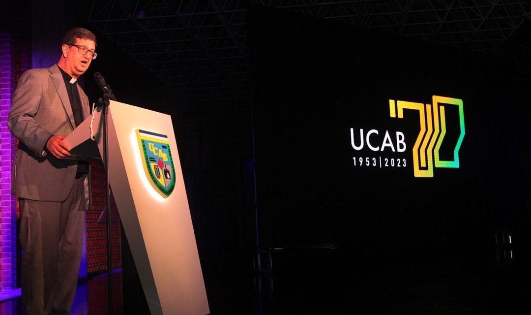 Rector Arturo Peraza llama al país a “sembrar para transformar” durante la celebración del 70º aniversario de la UCAB