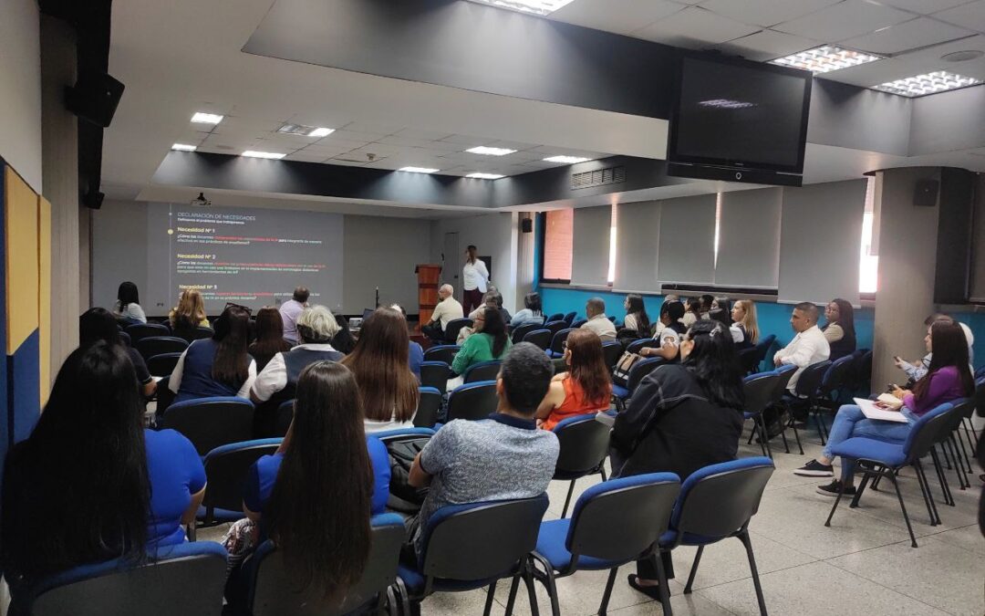 UCAB Guayana y CEL entrenan a docentes en el uso de Inteligencia Artificial y Realidad Virtual