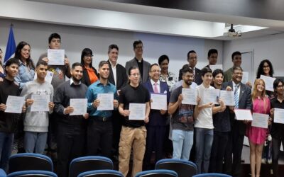 Estudiantes y profesores ucabistas reciben reconocimiento por destacado desempeño académico