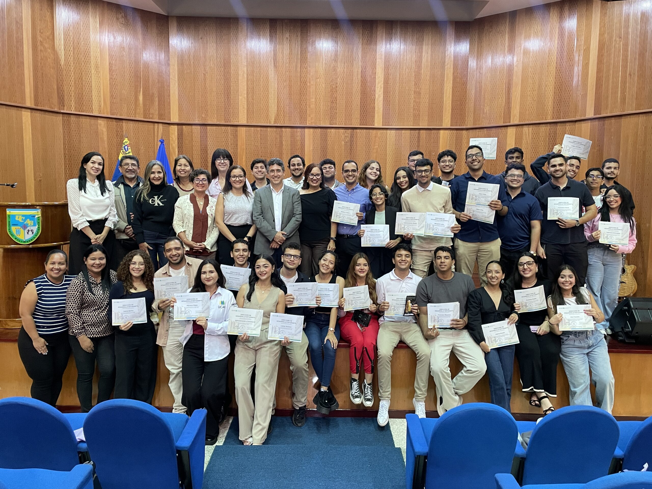 UCAB Guayana da la bienvenida a su nuevo liderazgo estudiantil y reconoce gestión 2024-2025