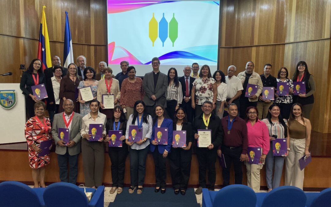 Rector UCAB llama a “encender el futuro” en acto de reconocimiento  a docentes y personal de la UCAB Guayana