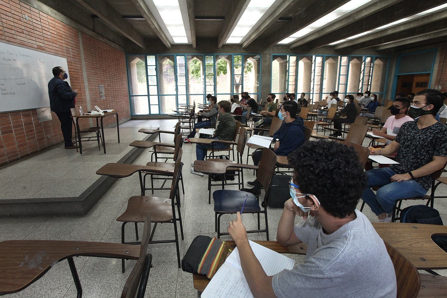 Inicio-de-clases-UCAb-2021-2022-21 ucab-alumnos-regulares