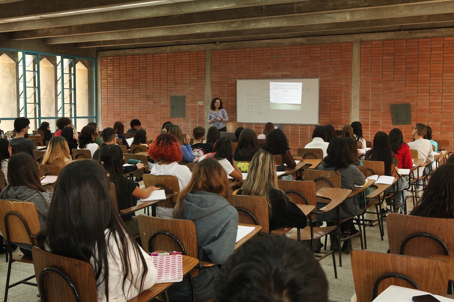 Primer-dia-de-clases-marzo-2023-7 ucab-minors