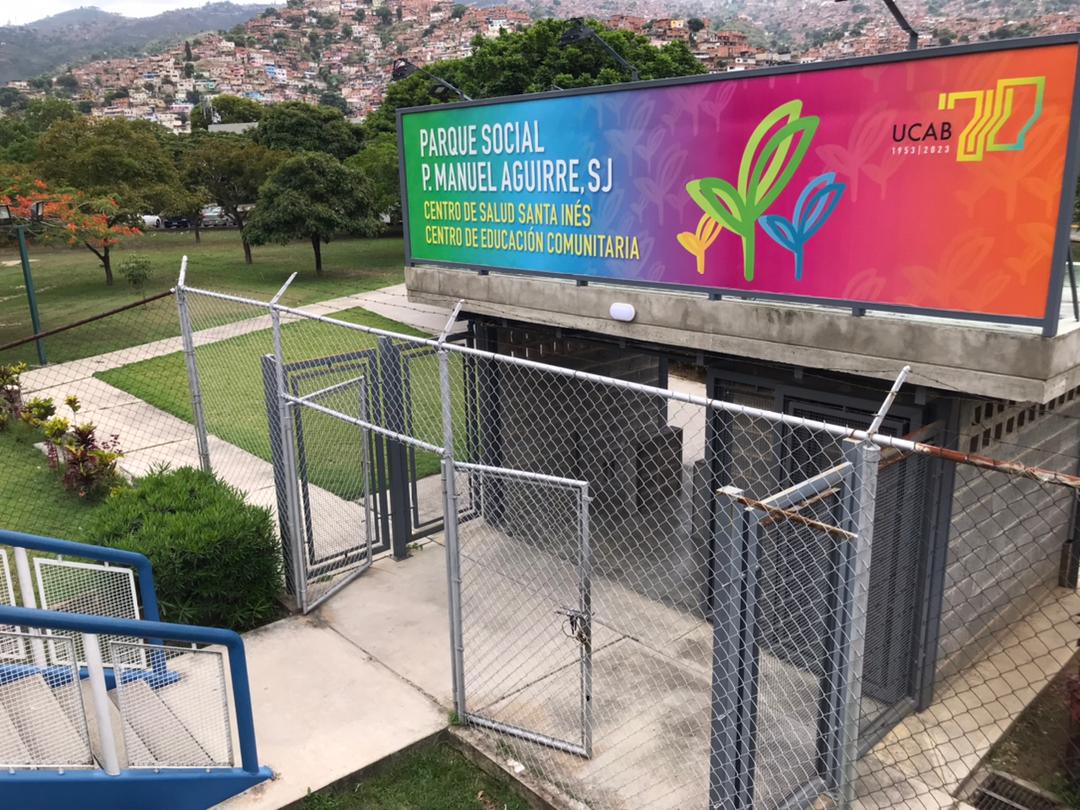 28. Acceso peatonal Parque Social