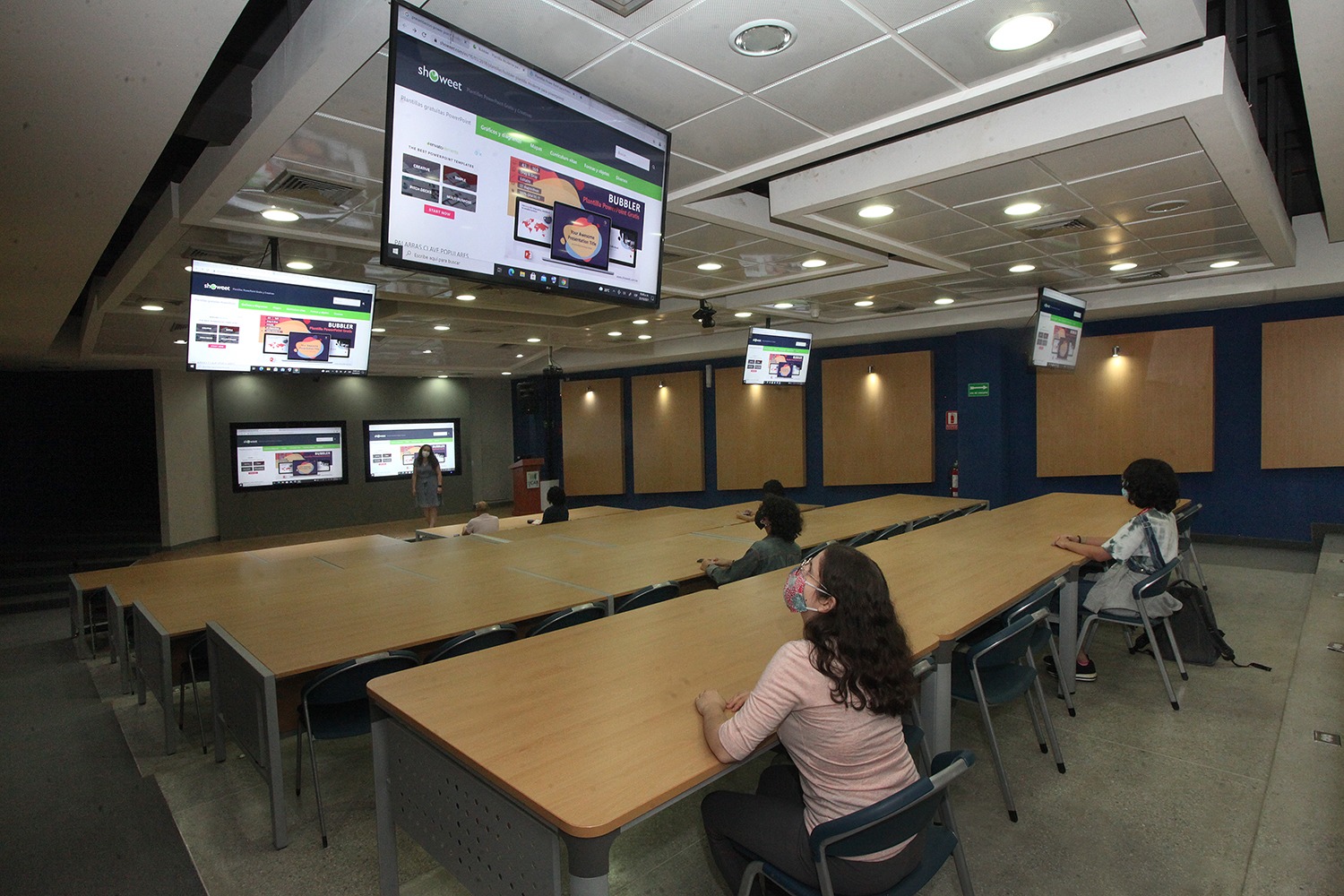 38. Actualización Auditorio Guido Arnal