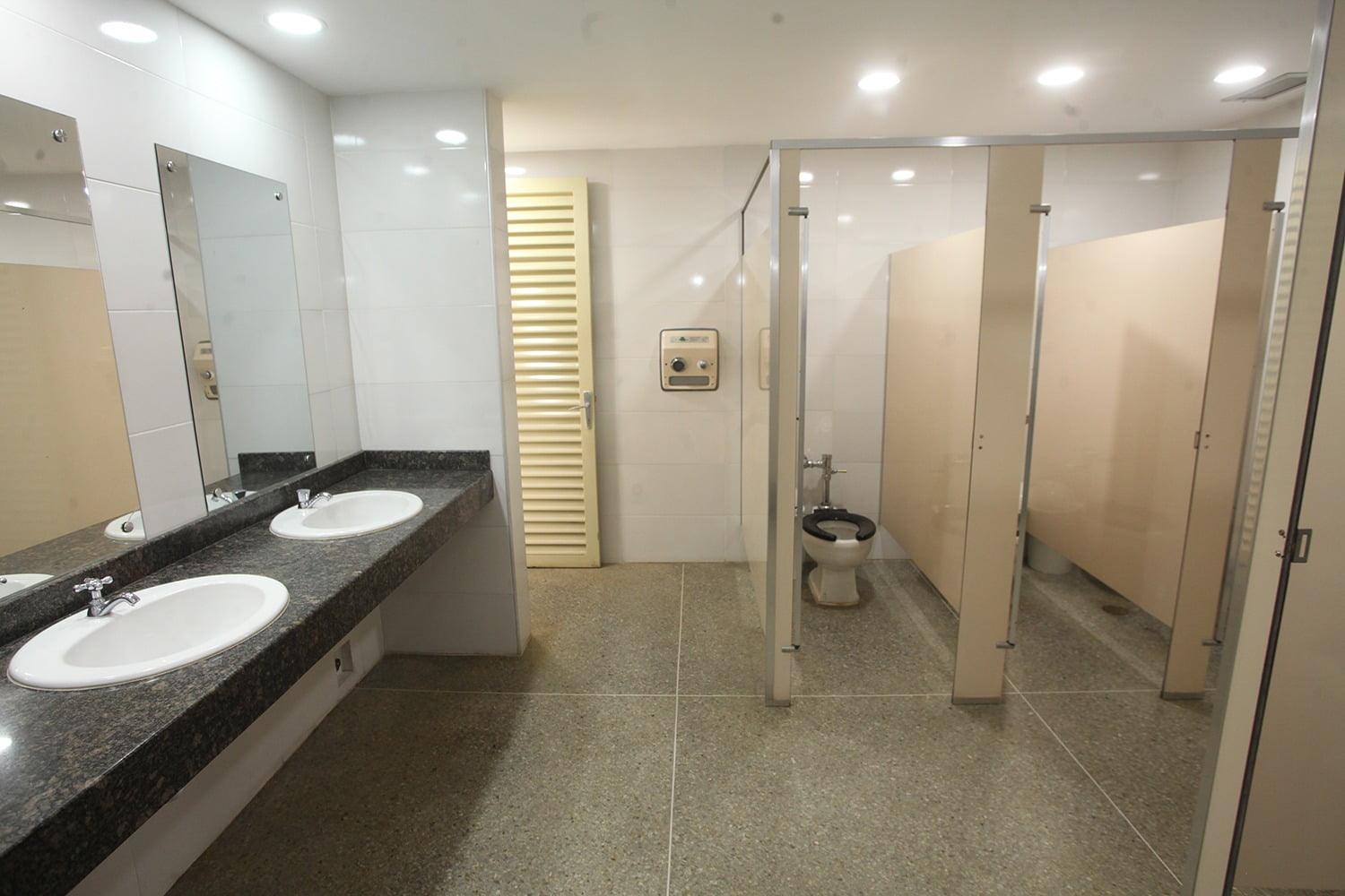 42. Remodelación Baños Feria