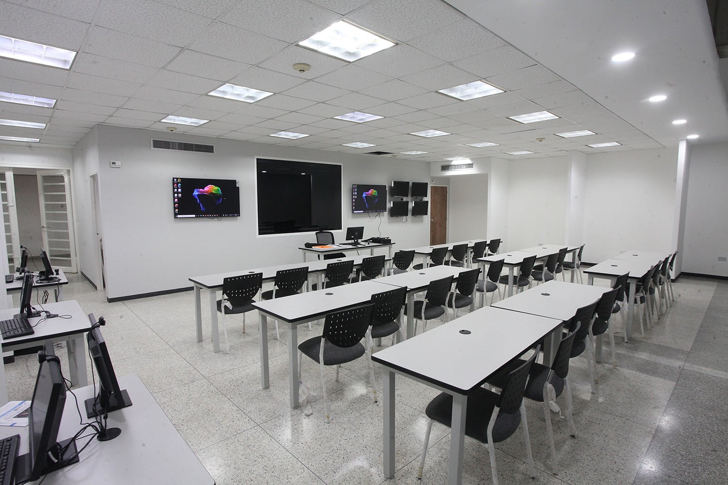 44. Laboratorio de Ciencias del Comportamiento
