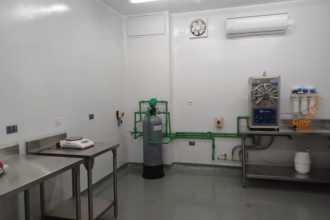 52. Laboratorio de Microbiología