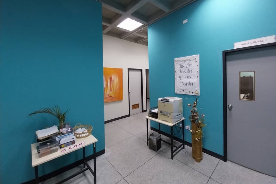 73. Modificación de espacios del Módulo de Aulas II como oficinas para el Centro de Asesoramiento y Desarrollo Humano (CADH) en UCAB Guayana