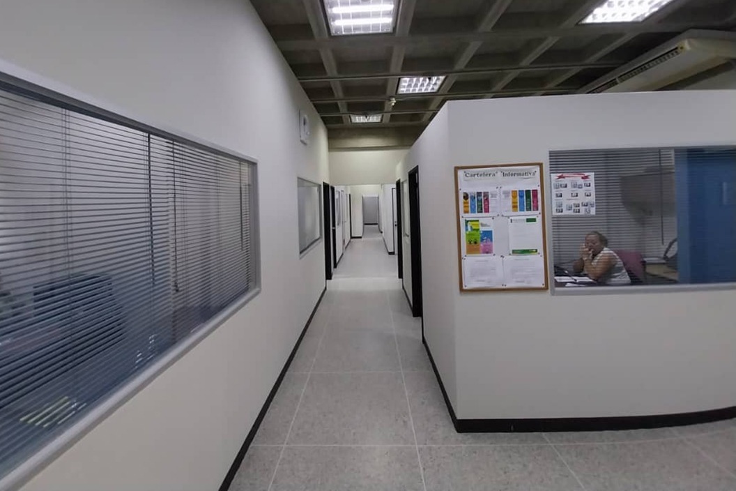 76. Modificación de espacios del Módulo de Aulas AR como oficinas para la Coordinación General de Tecnología de la Información (CGTI) en UCAB Guayana