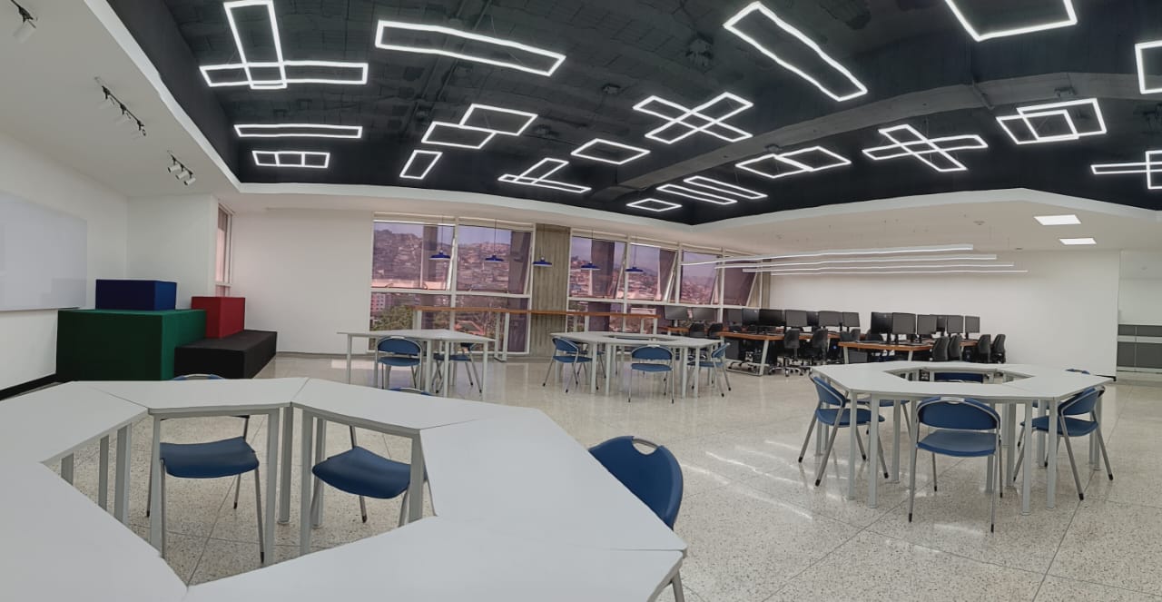 81. Academia de Diseño