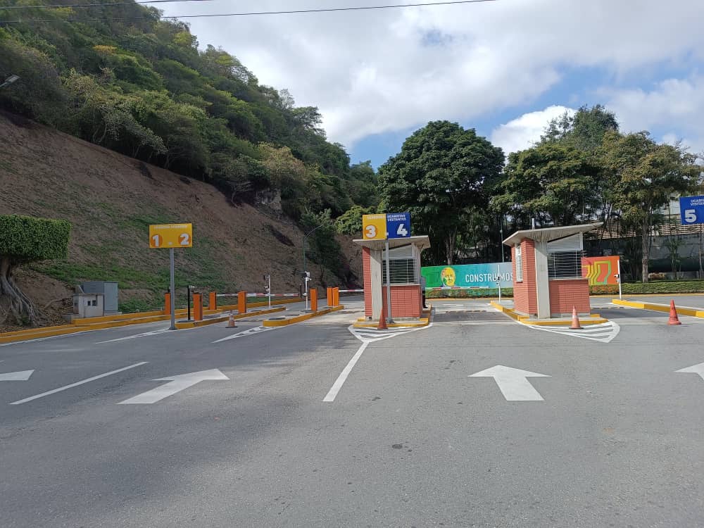 118. Cambio del sistema de estacionamiento UCAB Montalbán