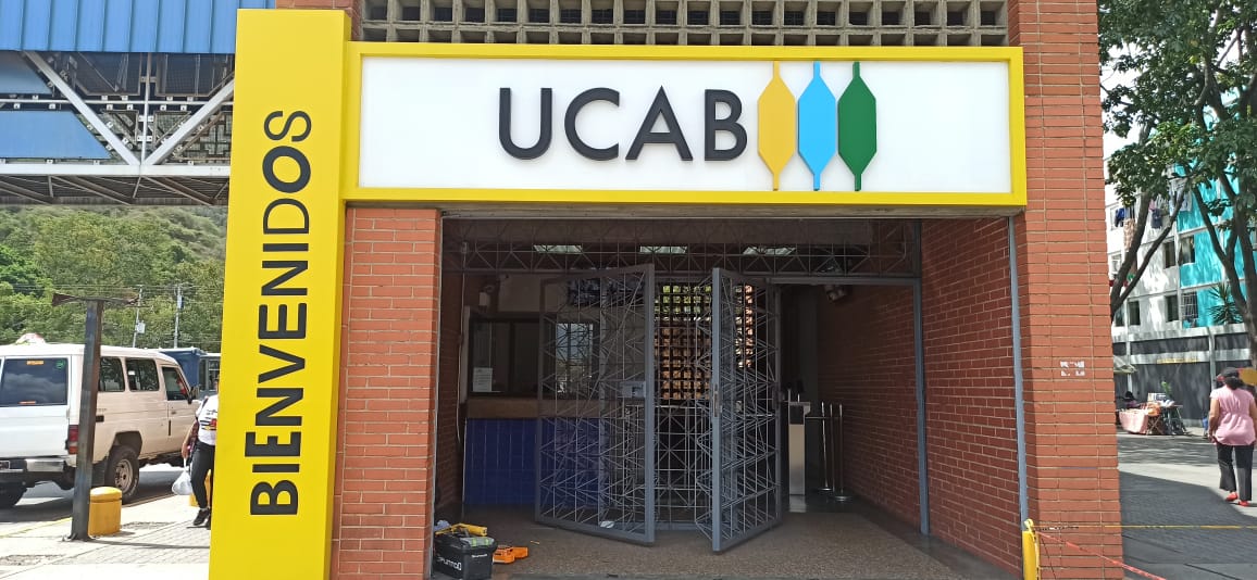 122. Actualización en los accesos peatonales al campus Montalban