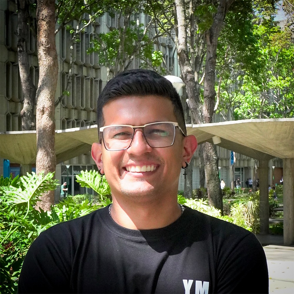 Foto por defecto de Yojan Flores